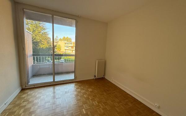 Appartement à vendre    2 pièces • 64,37 m2 Pau