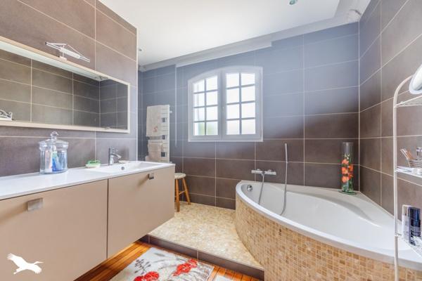 Maison à vendre 878 560 € Les Sables-d'Olonne 7 p 210 m² DPE E