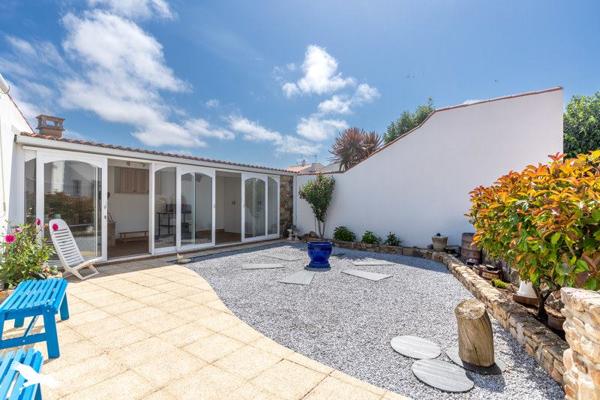 Maison à vendre 878 560 € Les Sables-d'Olonne 7 p 210 m² DPE E