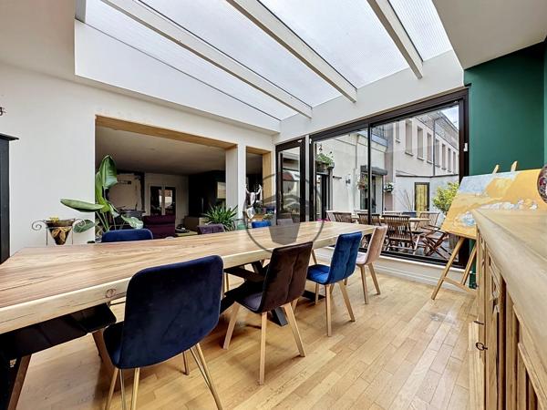 Vente                                                      Maison
                        
                     5 pièces                      170 m2                     à Saint-Quentin
