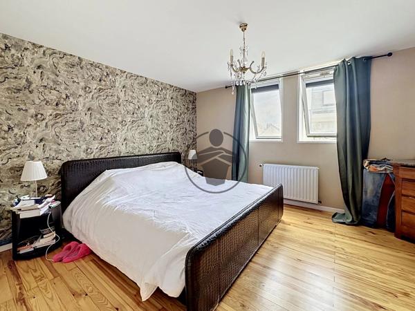 Vente                                                      Maison
                        
                     5 pièces                      170 m2                     à Saint-Quentin