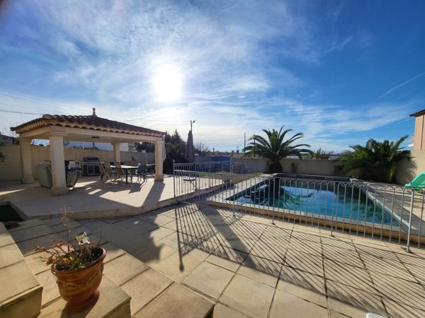 Vitrolles (13127) VILLA D'ARCHITECTE AVEC PISCINE ET STUDIO VUE SUR ETANG