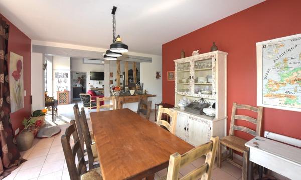 TRÈS BELLE MAISON PLAIN PIED RÉNOVÉE SUR TERRAIN 3400M² EN BORDURE DE GOLF