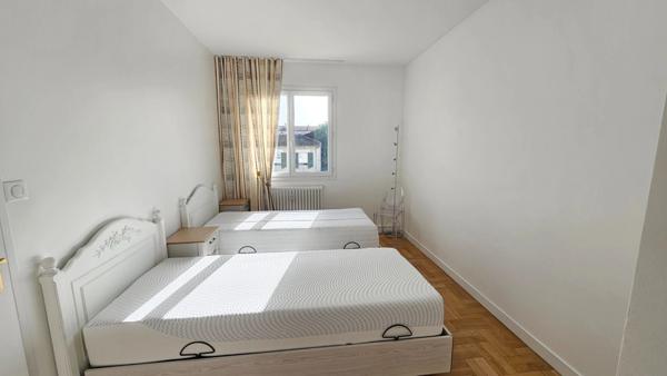 EN EXCLUSIVITE DANS UN SECTEUR PRISE SUPERBE APPARTEMENT DE TYPE 4 AVEC PARKING PRIVE