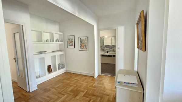 EN EXCLUSIVITE DANS UN SECTEUR PRISE SUPERBE APPARTEMENT DE TYPE 4 AVEC PARKING PRIVE