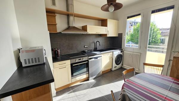 EN EXCLUSIVITE DANS UN SECTEUR PRISE SUPERBE APPARTEMENT DE TYPE 4 AVEC PARKING PRIVE