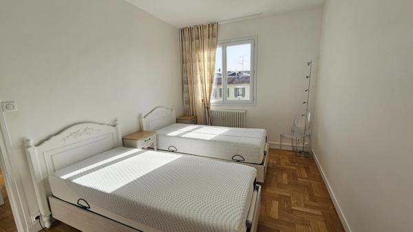 EN EXCLUSIVITE DANS UN SECTEUR PRISE SUPERBE APPARTEMENT DE TYPE 4 AVEC PARKING PRIVE