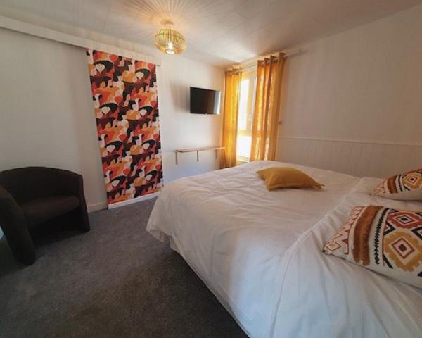 JOSSELIN Maison  12 pièce(s) 259 m2