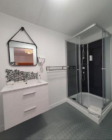 JOSSELIN Maison  12 pièce(s) 259 m2