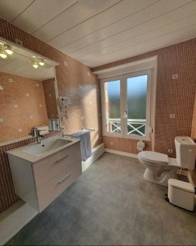 JOSSELIN Maison  12 pièce(s) 259 m2