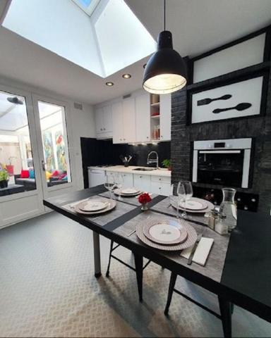 JOSSELIN Maison  12 pièce(s) 259 m2