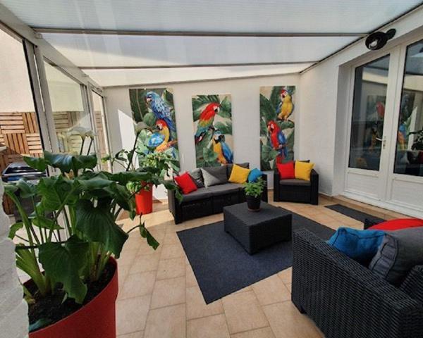 JOSSELIN Maison  12 pièce(s) 259 m2