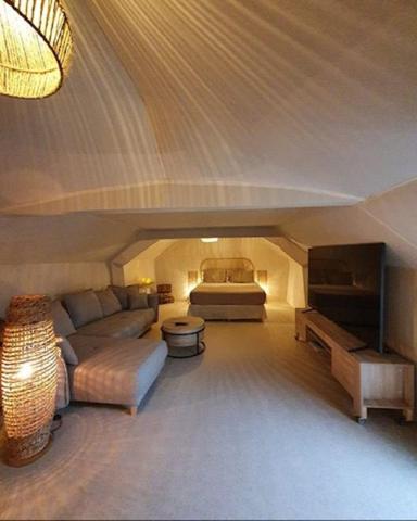 JOSSELIN Maison  12 pièce(s) 259 m2