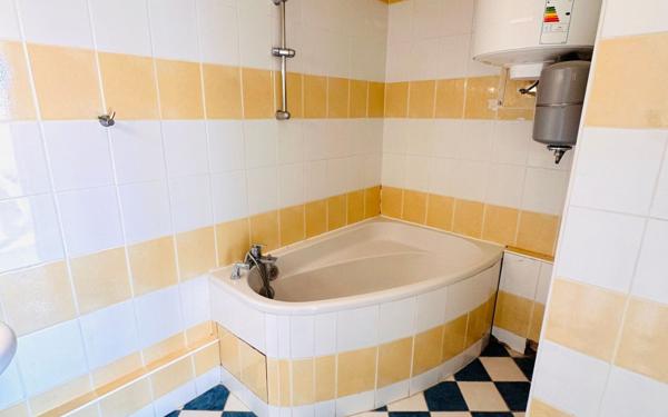 Appartement à vendre    2 pièces • 41,22 m2 Montreuil