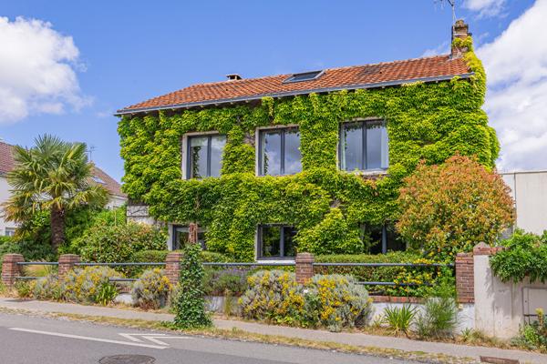 PETIT CHANTILLY – Maison familiale avec 6 chambres avec jardin