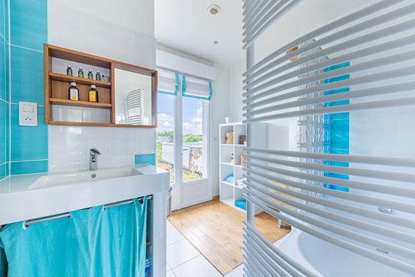 PETIT CHANTILLY – Maison familiale avec 6 chambres avec jardin