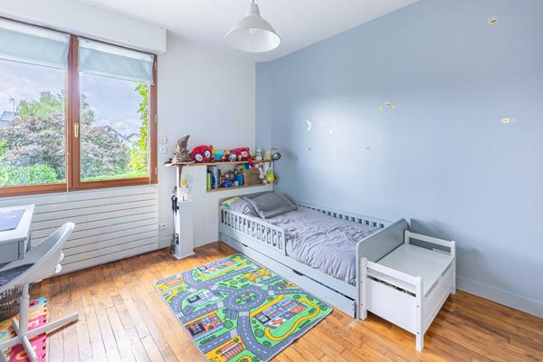 PETIT CHANTILLY – Maison familiale avec 6 chambres avec jardin