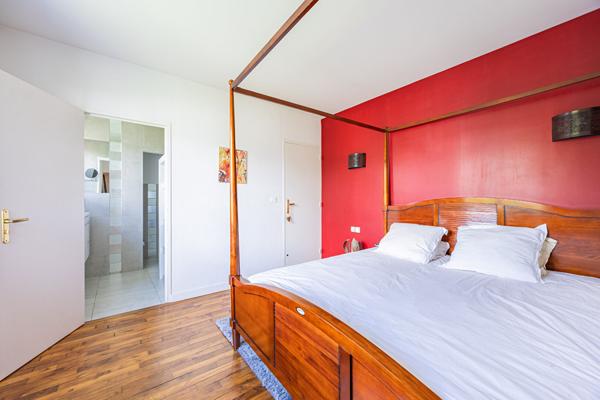 PETIT CHANTILLY – Maison familiale avec 6 chambres avec jardin