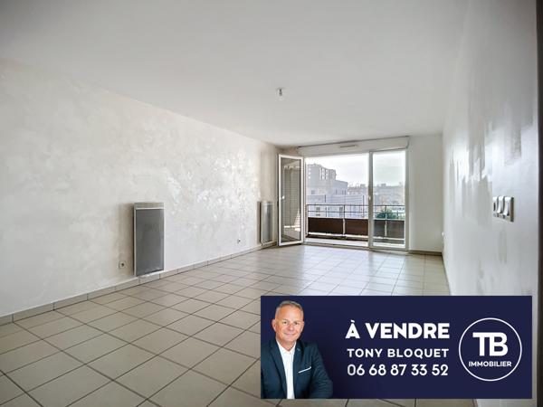 Saint-Priest (69800) ST PRIEST - DERNIER ETAGE - TERRASSE - 3 PLACES DE PARKING EN SOUS-SOL