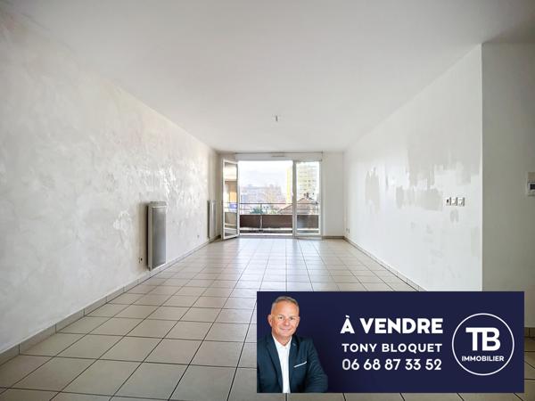 Saint-Priest (69800) ST PRIEST - DERNIER ETAGE - TERRASSE - 3 PLACES DE PARKING EN SOUS-SOL
