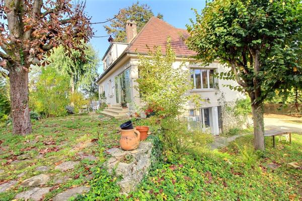 EPERNON MAISON 5 CHAMBRES ET GRAND TERRAIN ECOLES, GARE A PIED