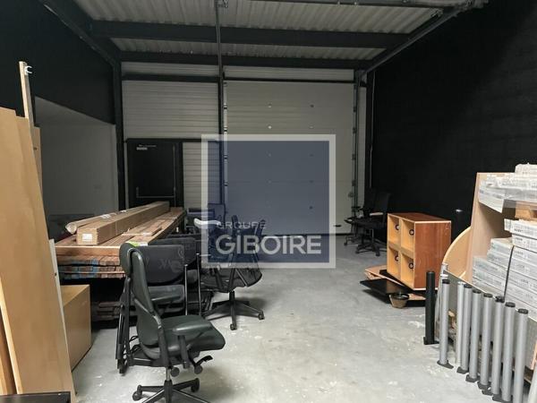 Local d'activites 240 m² à louer ORVAULT (réf : 44.018742)