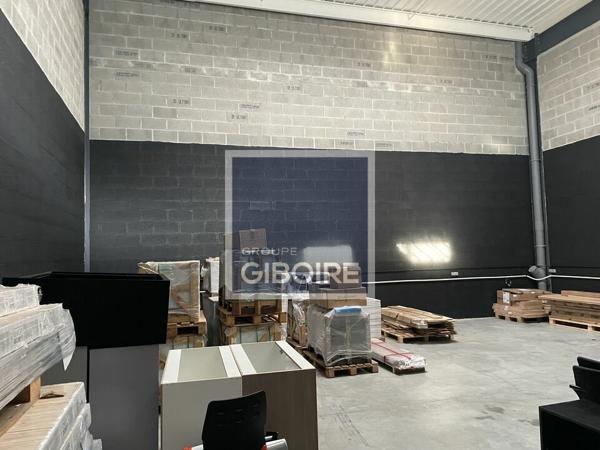 Local d'activites 240 m² à louer ORVAULT (réf : 44.018742)