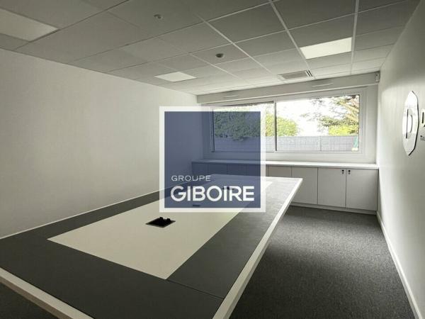 Local d'activites 500 m² à louer CESSON SEVIGNE (réf : 35.6706)