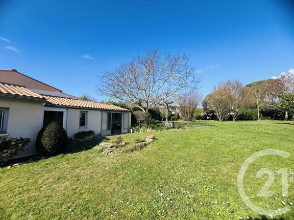 Maison à vendre  4 pièces - 149 m 2   FOURAS  - 17