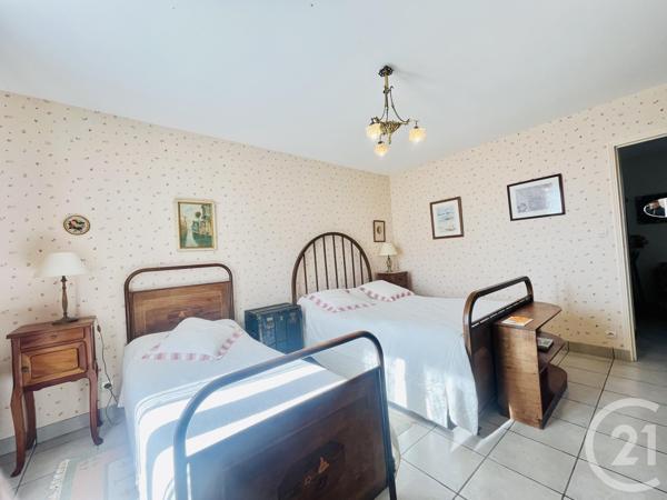 Maison à vendre  4 pièces - 149 m 2   FOURAS  - 17