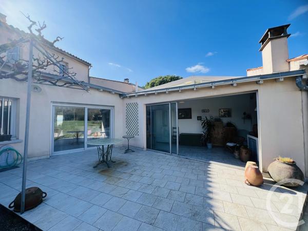 Maison à vendre  4 pièces - 149 m 2   FOURAS  - 17