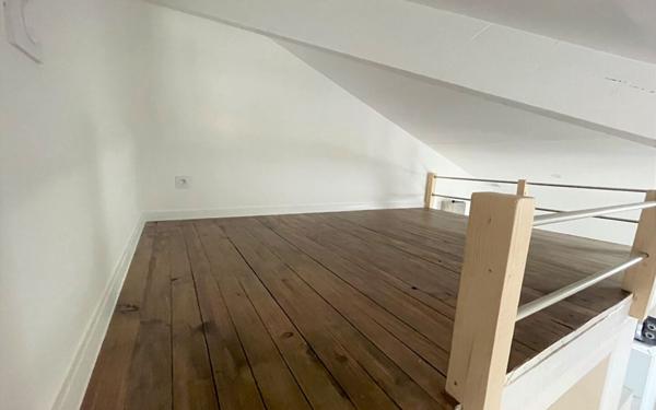 Appartement à louer    1 pièce •  Bollène