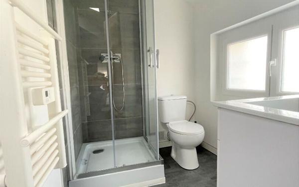 Appartement à louer    1 pièce •  Bollène