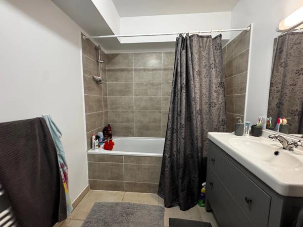 Appartement à vendre 3 pièces - jardin- COGOLIN (83)