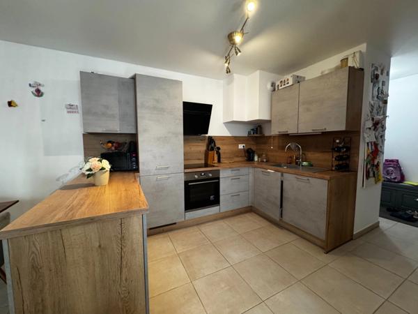 Appartement à vendre 3 pièces - jardin- COGOLIN (83)