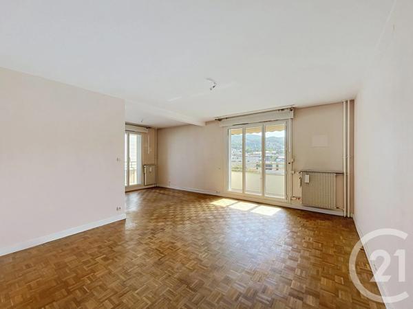 Appartement F5 à vendre  5 pièces - 98,97 m 2   CLERMONT FERRAND  - 63
