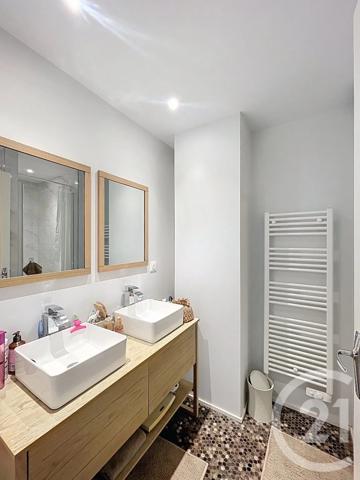 Appartement F5 à vendre  5 pièces - 98,97 m 2   CLERMONT FERRAND  - 63