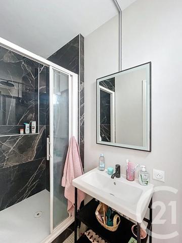 Appartement F5 à vendre  5 pièces - 98,97 m 2   CLERMONT FERRAND  - 63