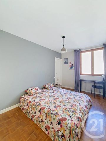 Appartement F5 à vendre  5 pièces - 98,97 m 2   CLERMONT FERRAND  - 63