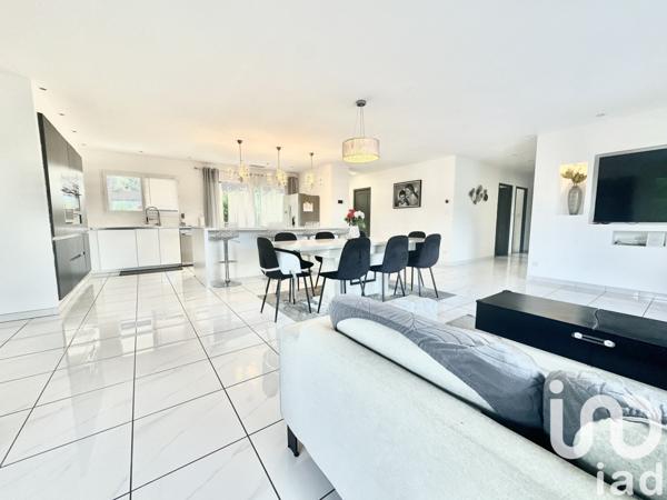 Maison 5 pièces de 145 m² à Castelsarrasin (82100)