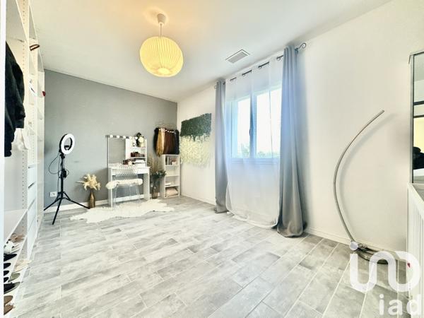 Maison 5 pièces de 145 m² à Castelsarrasin (82100)