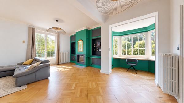 Maison
         6 pièces
        - 200 m² Bien prestige 1 150 000 € *