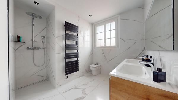 Maison
         6 pièces
        - 200 m² Bien prestige 1 150 000 € *