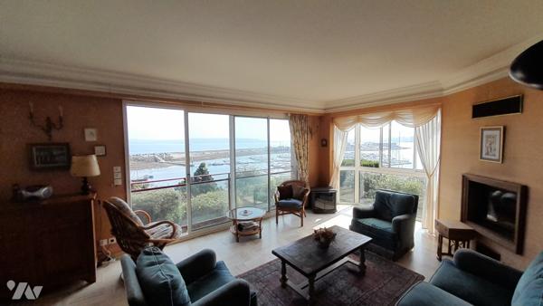 Maison individuelle avec vue sur mer.