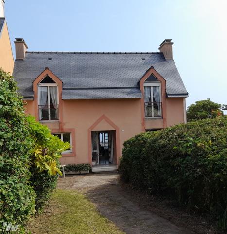 Maison individuelle avec vue sur mer.