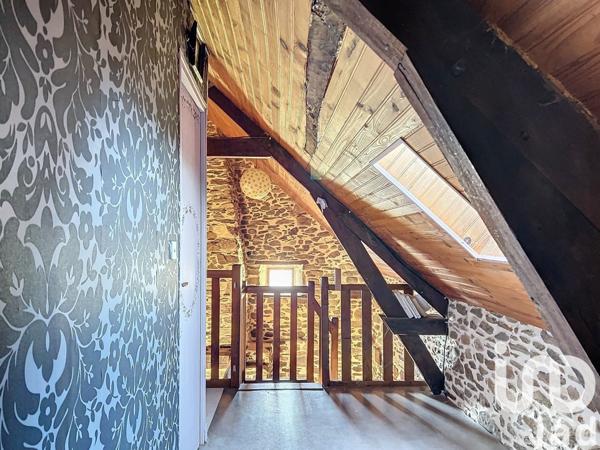 Maison de campagne 4 pièces de 82 m² à Chamboulive (19450)