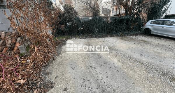 Location Parking 10 m² - Valence 26000
