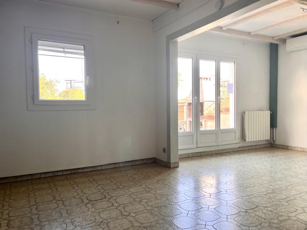 Maison
         4 pièces
        - 90 m² Exclusivité 289 000 € *