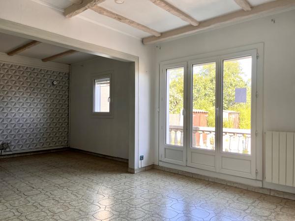 Maison
         4 pièces
        - 90 m² Exclusivité 289 000 € *