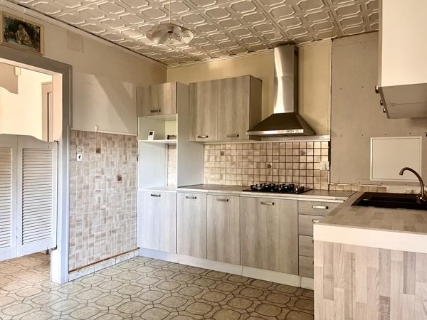Maison
         4 pièces
        - 90 m² Exclusivité 289 000 € *